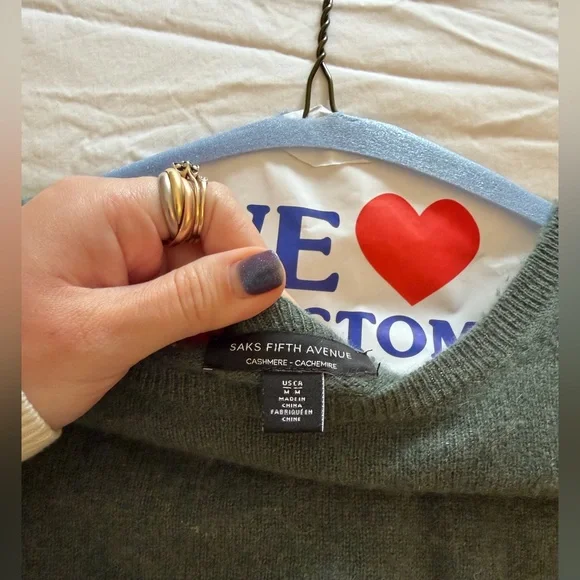 Saks Fifth Ave Cashmere sweater - Picture 3 of 4